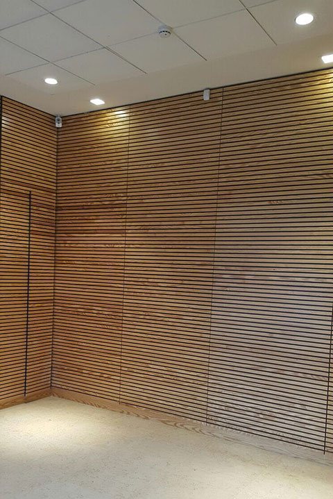 חלל כניסה משרדי שרות הוט